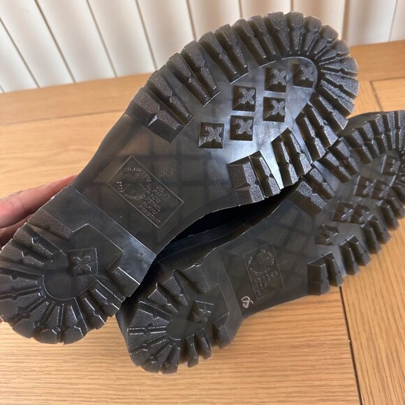 Dr. Martens Size 10/11 Unisex  Black Leather Lace-Up Shoes Rubber Sole Footwear - Picture 16 of 16